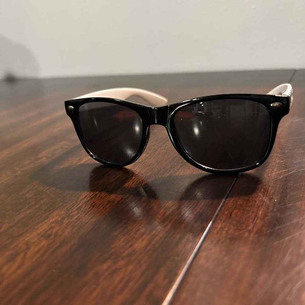 Checkered mini glasses